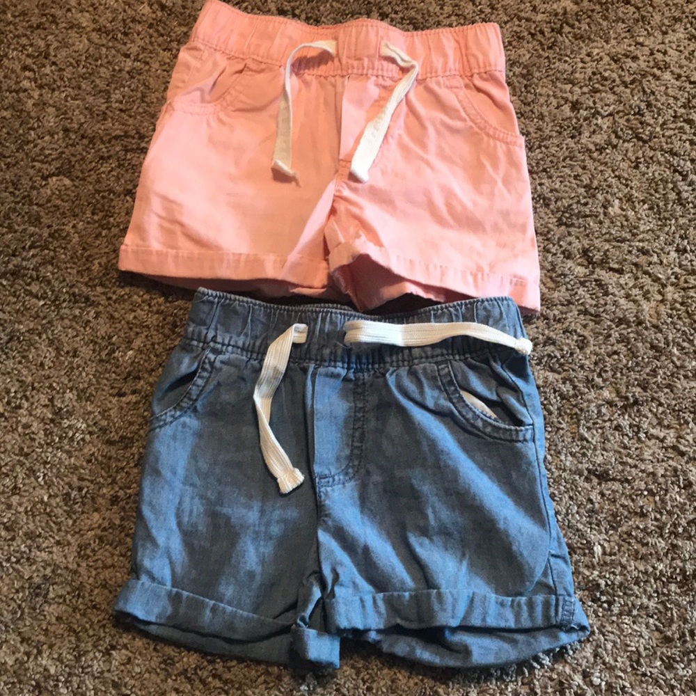 2 pairs Carter’s shorts size 2T